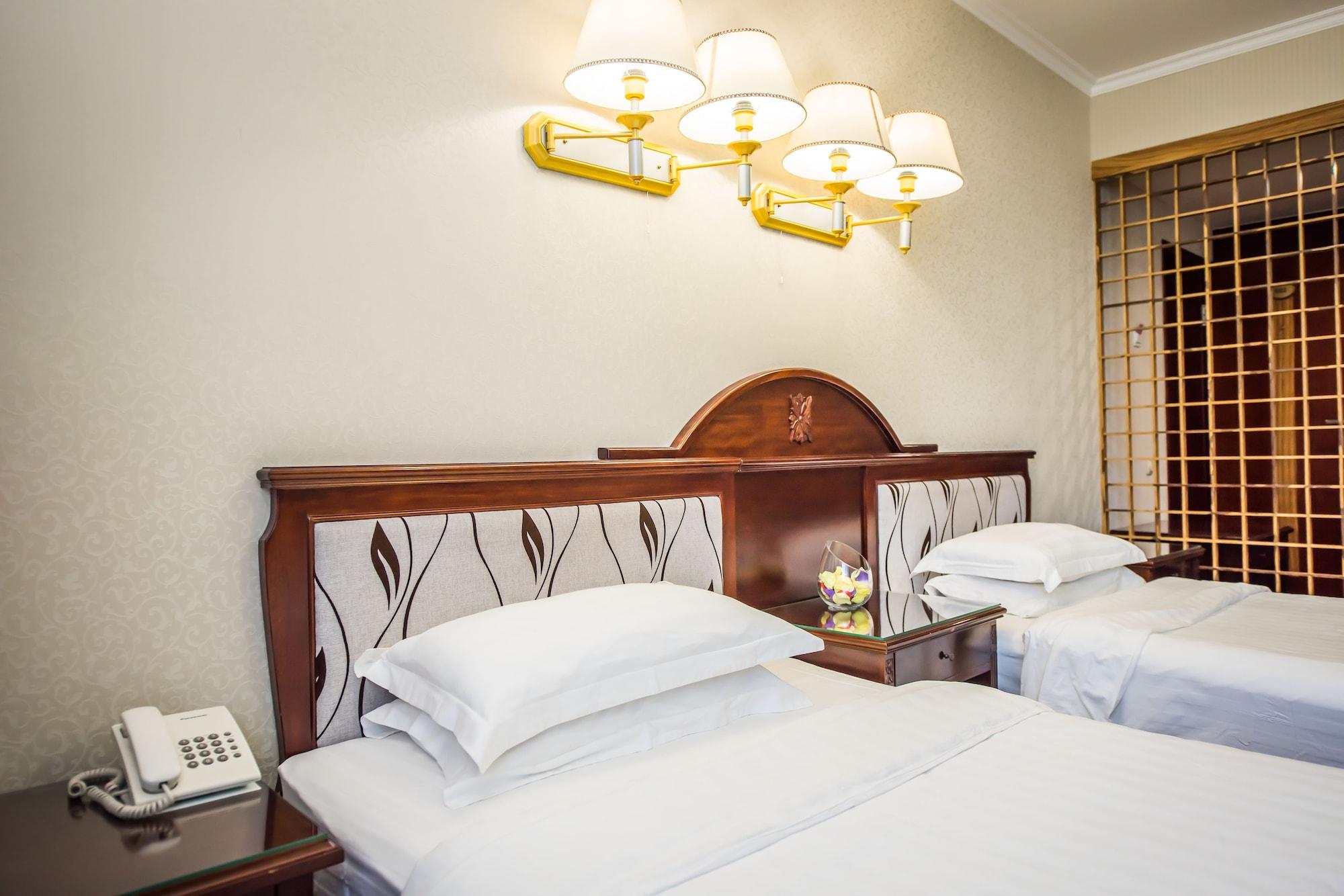 Hotel G Empire à Astana Extérieur photo