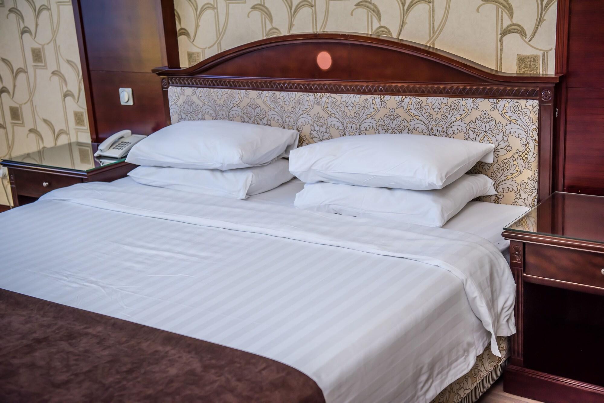 Hotel G Empire à Astana Extérieur photo